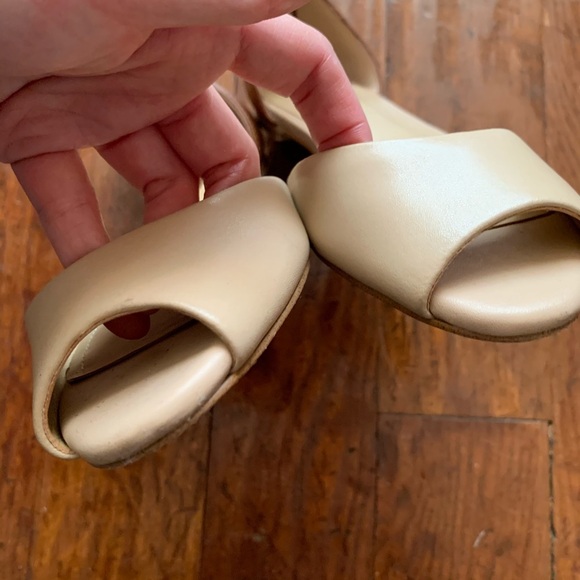 BCBG Kaelen Leather Nude & Cognac Peeptoe Ankle Strap Flats Size 5.5 EUC - Picture 3 of 7